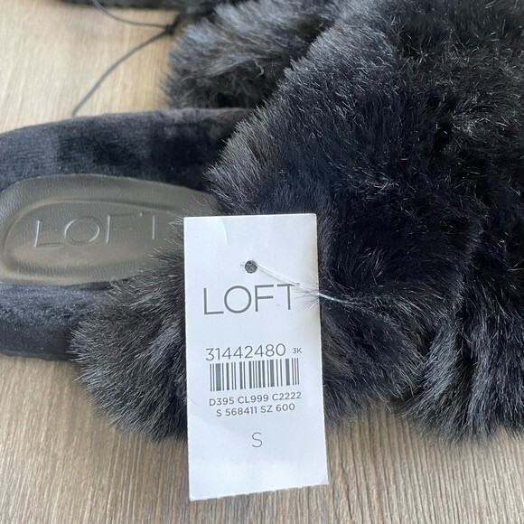 NWT LOFT Cross Front Fuzzy Slides Black Small (5/6) - Picture 5 of 8